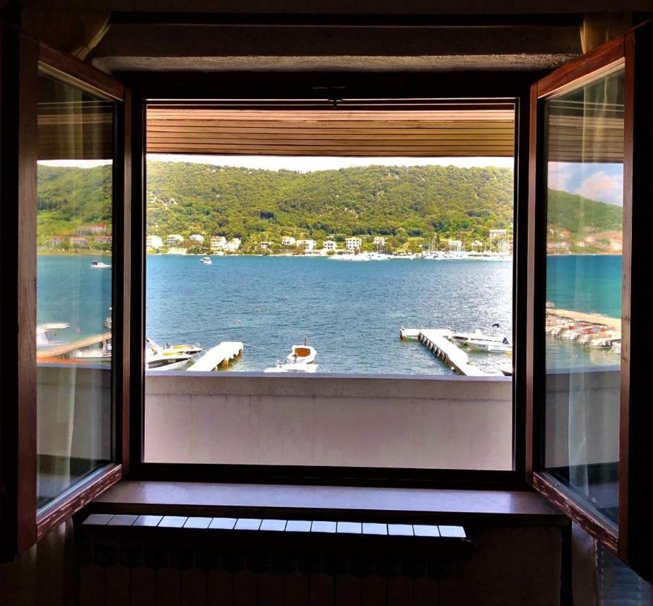 Apartments With Boat Mooring Marija سوبيتارسكا دراغا المظهر الخارجي الصورة