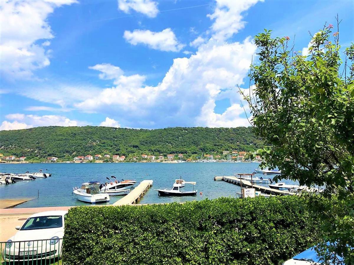Apartments With Boat Mooring Marija سوبيتارسكا دراغا المظهر الخارجي الصورة