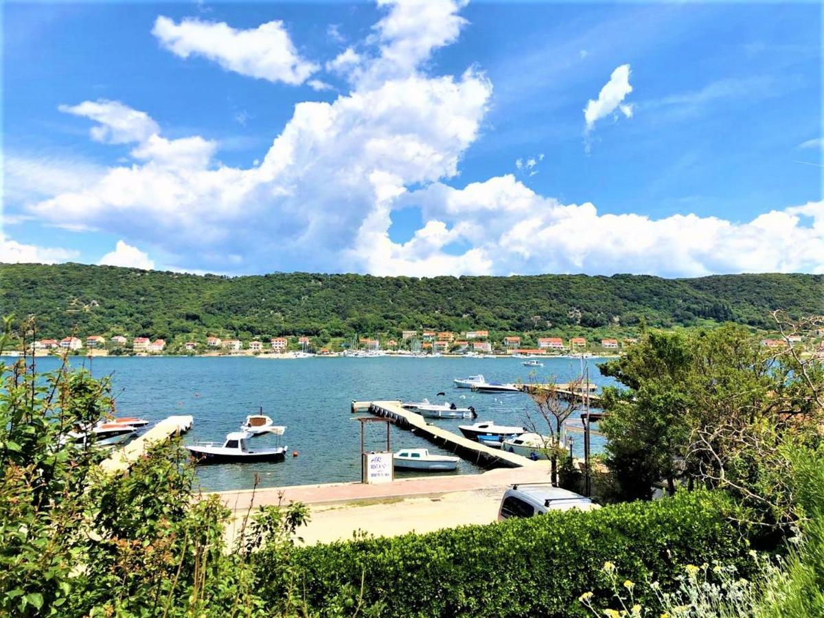 Apartments With Boat Mooring Marija سوبيتارسكا دراغا المظهر الخارجي الصورة