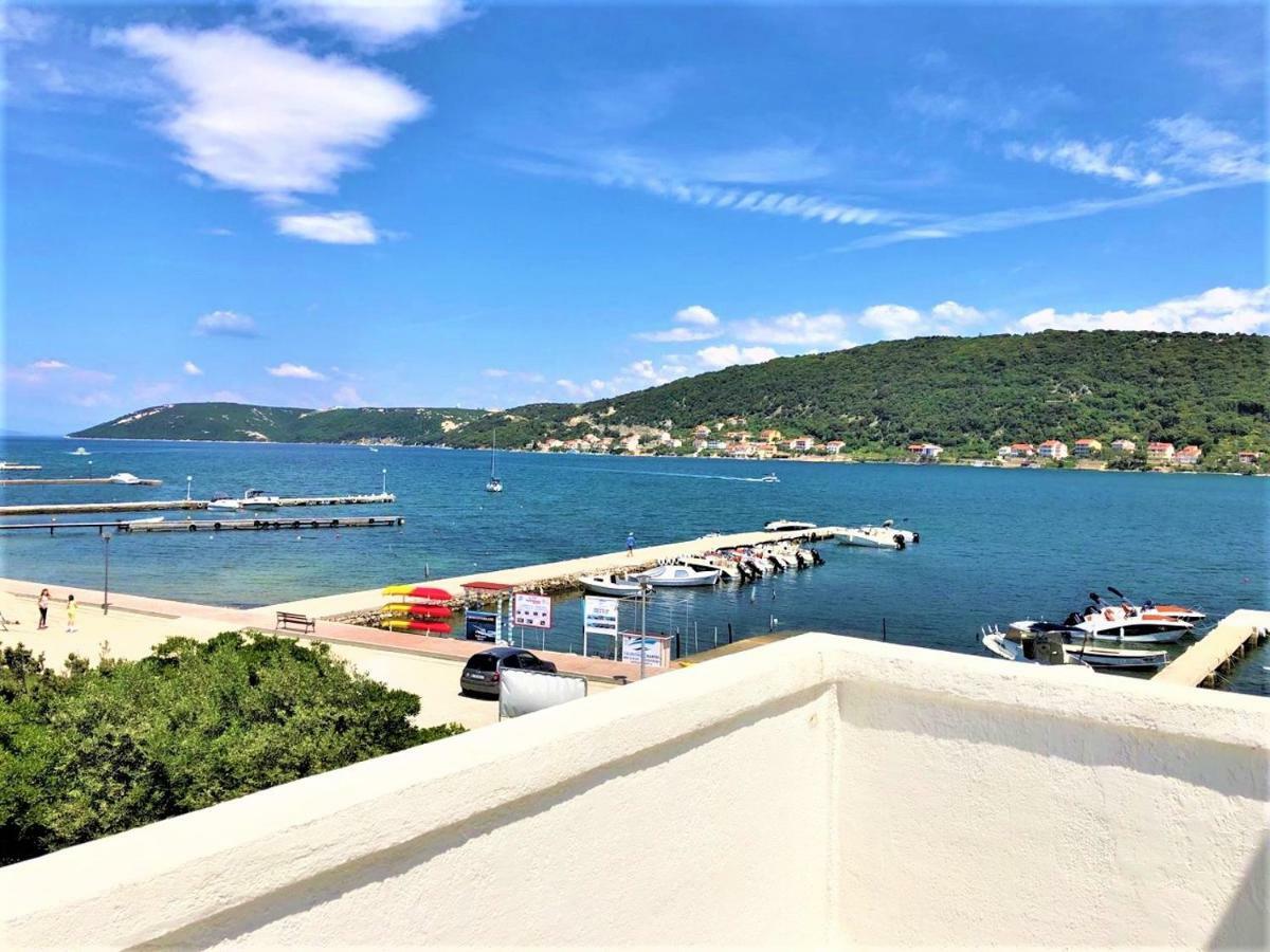 Apartments With Boat Mooring Marija سوبيتارسكا دراغا المظهر الخارجي الصورة
